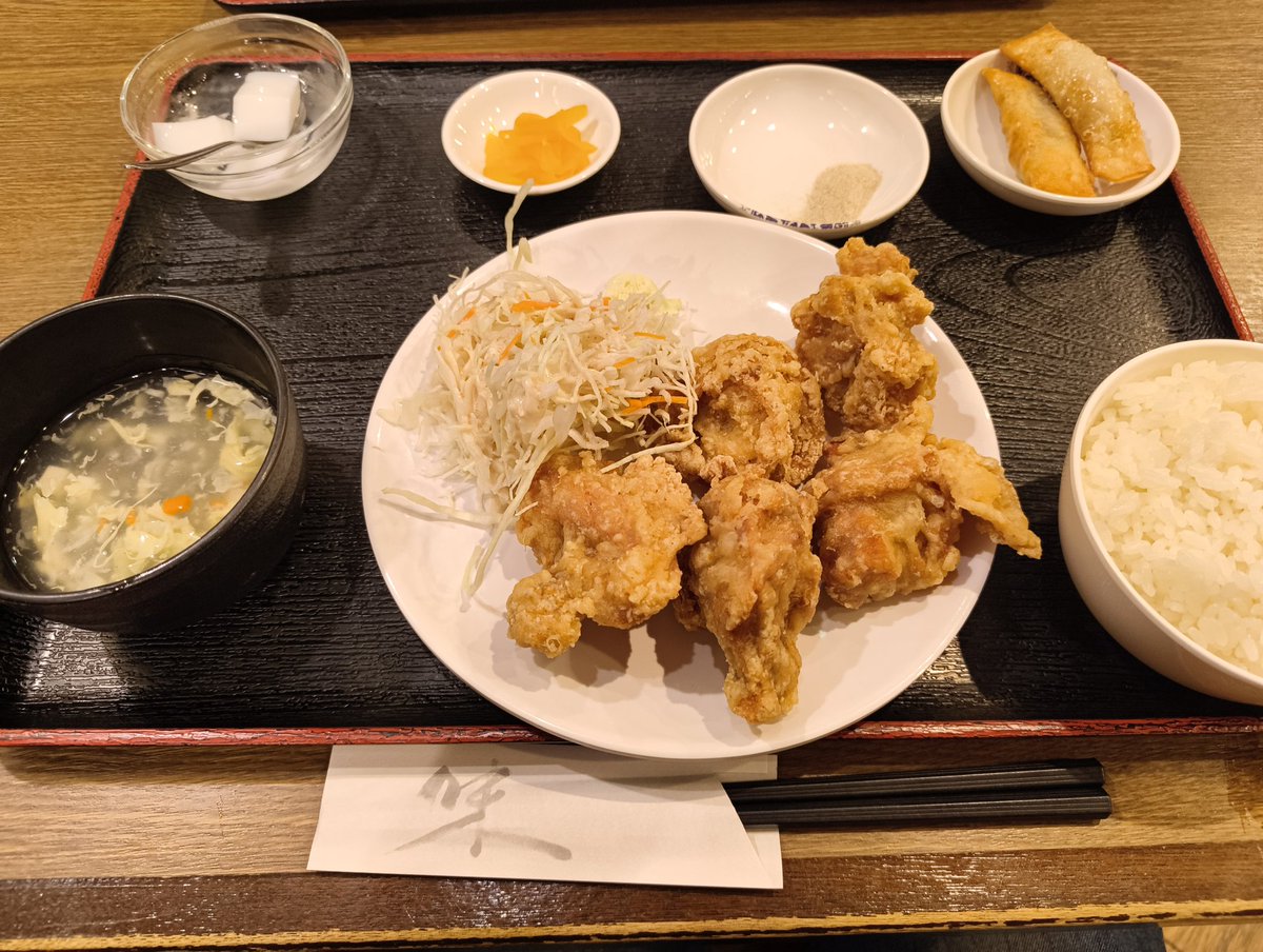 ハチ tweet media