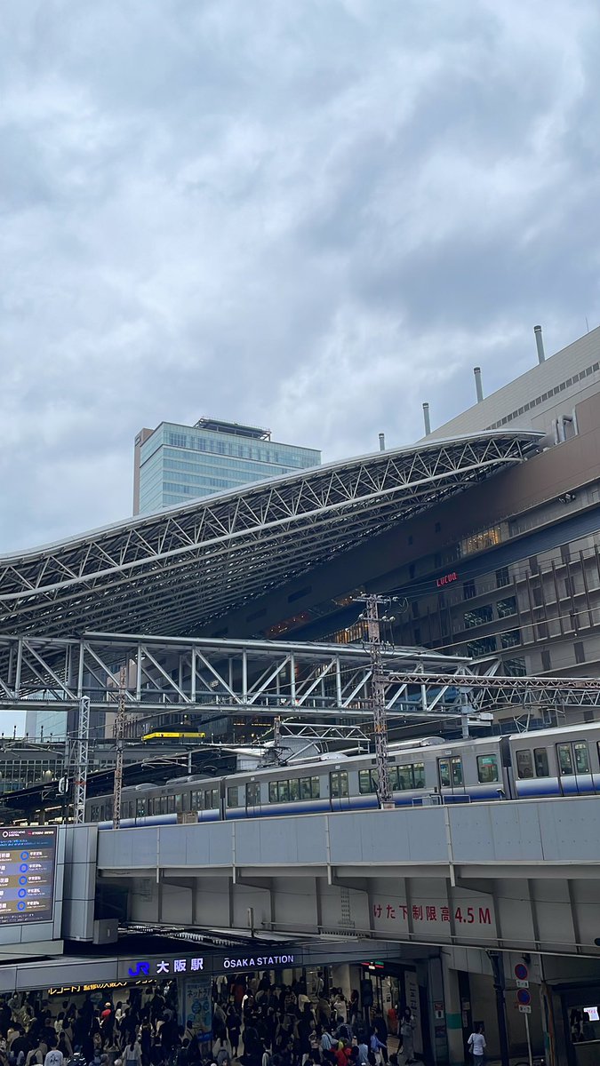 まじん tweet media