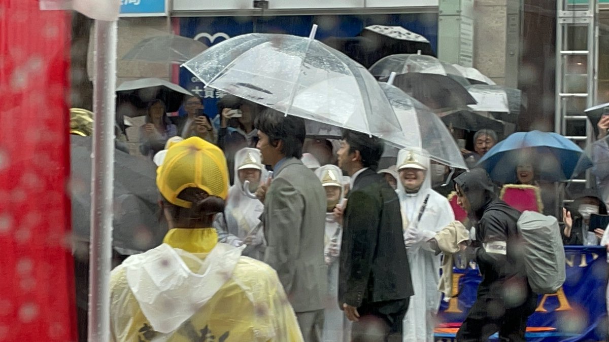 どんたくでの豊臣兄弟の2人神対応すぎた
雨の中車から降りて演奏隊に挨拶したり、沿道に笑顔で手降ってくれた
#豊臣兄弟
