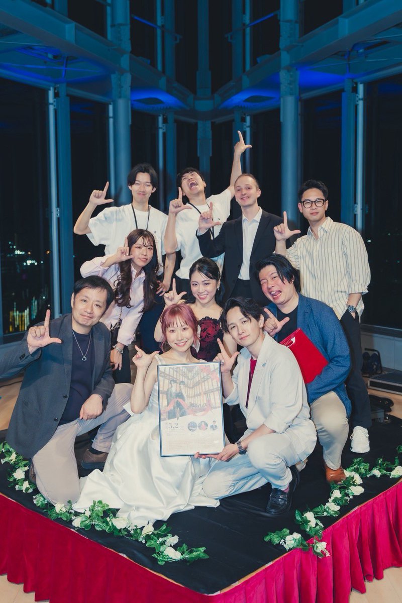 liminalkarin's tweet photo. 5.2、満月の夜。

Liminal. 2nd solo LIVE 『Subliminal.』
無事に終了いたしました！

伝えたいことはたーっくさんですが、
まずはお越しくださった皆さん、
そして来れないけど応援してくださった皆さん本当に本当にありがとうございます。

アーティストは、どれだけライブの準備をしようとも見てくれる皆さんがいなければ完成しません。

一緒にライブを作ってくださって、ありがとうございます。

私たちが皆さんに何かをお届けする側なのに、いつだって私たちは皆さんから元気をいただいてしまいます。

だからこそ、絶対に今日MCで話した私の夢は必ず叶えていきます。どれだけ時間がかかっても、茨の道でも少しずつ絶対に。応援してくださる皆さんに、これから私が見る景色を夢をお裾分けできるように。

最初のワンマンライブから一年。
本当にあっという間で、濃すぎる時間でした。私たちLiminal.にとって、過去最大規模の主催企画。　

「次のワンマンは南港サンセットホールでやりたい」

私のこの一言から動き出した、今日のこのライブ。

いつだって私は「これがやりたい、次はあれがしたい」と大きな夢を勝手に語り出します。怖いもの知らずでいいや。ずっとずっと私はまっすぐ夢を追いかける、そんな大人でありたい。　

でも、やっぱりどんなことも1人じゃできません。みんながいるからできることしかありません。

私は沢山の素敵な人に助けてもらえる天才なのかもしれません。

今日のこのステージも本当に沢山の方のご協力があって出来上がりました。

ご協賛者の皆さん、素敵なステージを貸してくださった南港サンセットホールさん。音響さん、撮影チームの皆さん。
そして、一緒にステージを作ってくれた心強い仲間たち。　
���アノの鷹野さん、ダンサーのつゆみ。
本当に本当にありがとうございます。

そして。
5月9日にはLiminal.の1st singleが
ついについにサブスク解禁されます！
近日中に先行ダウンロードも可能に。
https://t.co/JyjyhFsYpF

Liminal.ここから、全国へ。そして世界へ。
これからもずっとずっとよろしくお願いいたします。