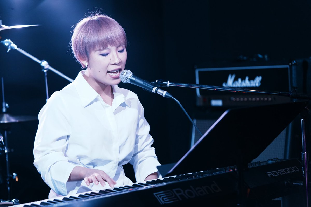 Photo47Naoki's tweet photo. ２人目。
二度目まして (*`･ω･)ゞ

2026.05.03　岡本 まゆか さん（@bmkcd）
#ライブ写真
#ファインダー越しの私の世界
#写真で奏でる私の世界
 ※本人様以外は無断転載・複製・保存禁止。 https://t.co/aZhr60bjpG
