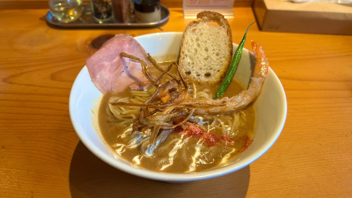 えこたろー tweet media