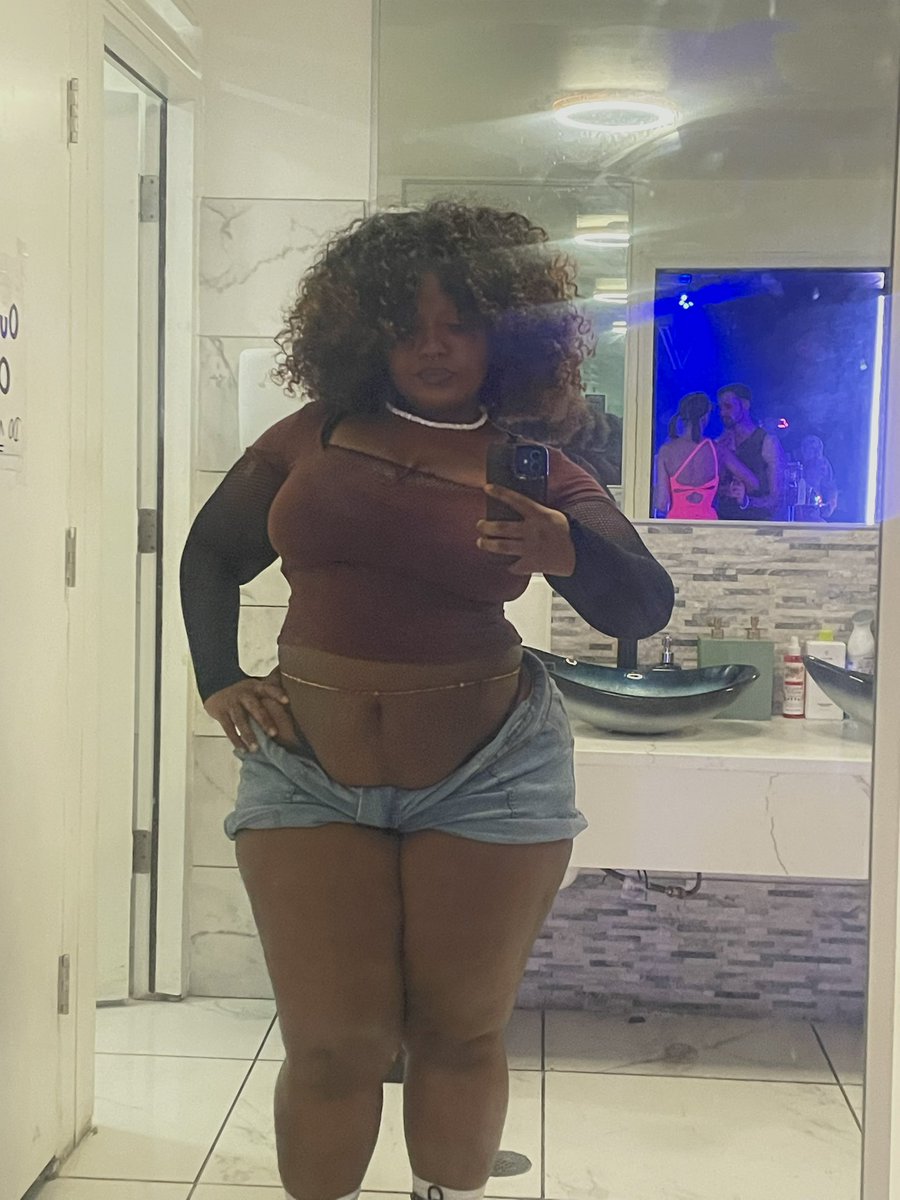 mia!(he/they) tweet media