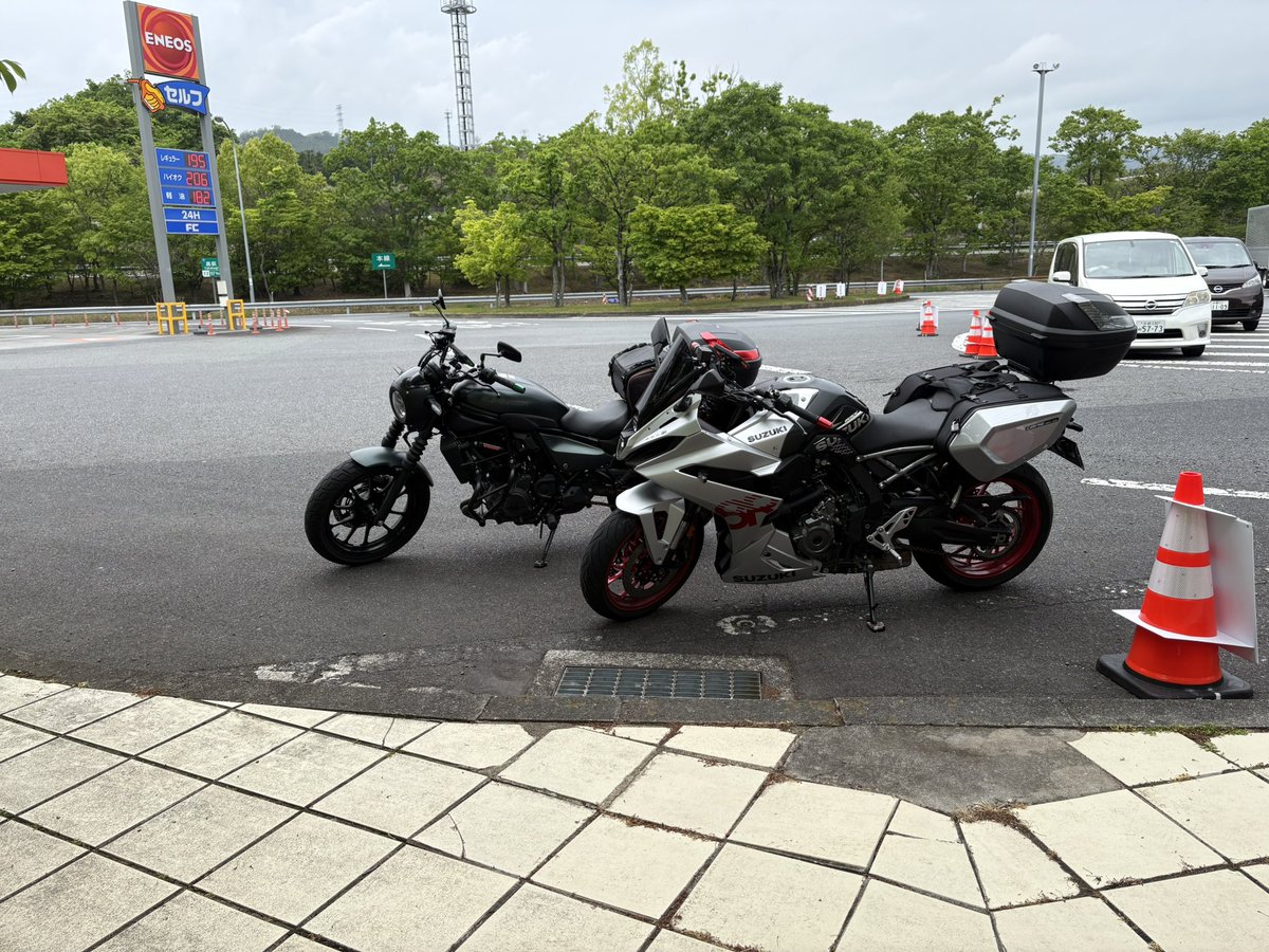 hirokaPapa's tweet image. #中郷pa
ここまで来た。

#bike #touring #suzuki #gsx8r #gsx800f #kawasaki #eliminator #eliminator400se #バイク #ツーリング #夫婦ツーリング #スズキ #鈴菌 #カワサキ #エリミネーター #エリミネーター400se #バイク好き #バイク好きな人と繋がりたい #バイクのある風景