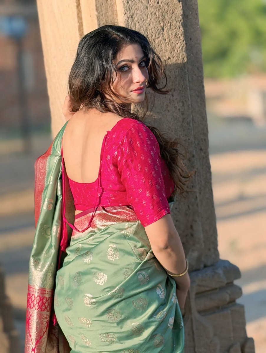 ActrezHub's tweet photo. #SanamJoshi #Sanam #Joshi https://t.co/3iyqQBkDww