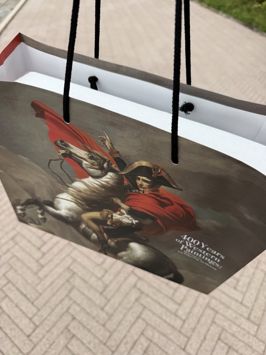 ガチで素晴らしい展示でした。 ナポレオンのミニ額縁を戦利品として