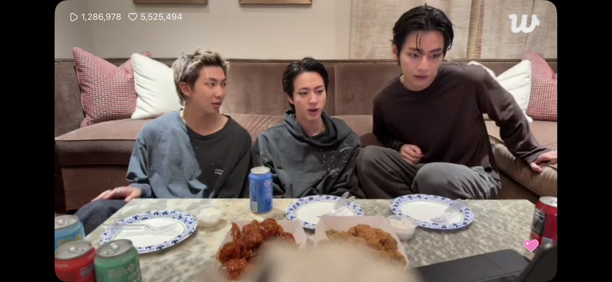 KIM LINE ARE LIVE