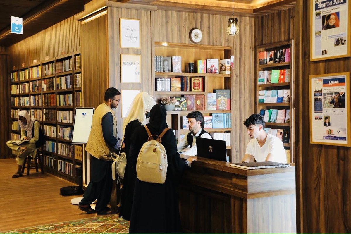 Aksos Book Store tweet media