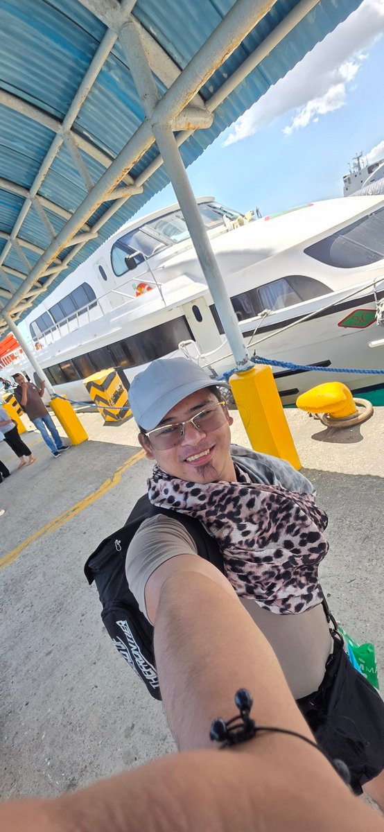 Back to MNL na!
📍Batangas Port
#GalaPuertoGalera