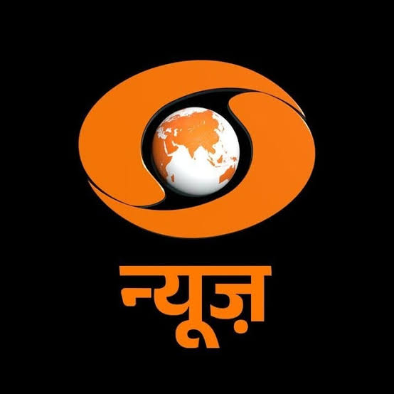 हर घर तिरंगे की बात 
करने वालों ने,
DD News का भी भगवा 
करण कर दिया,
कितनी मोहब्बत करते है,
ये तिरंगे से,
गले में भगवा, जुबा पर तिरंगा।
#हमारा_तिरंगा