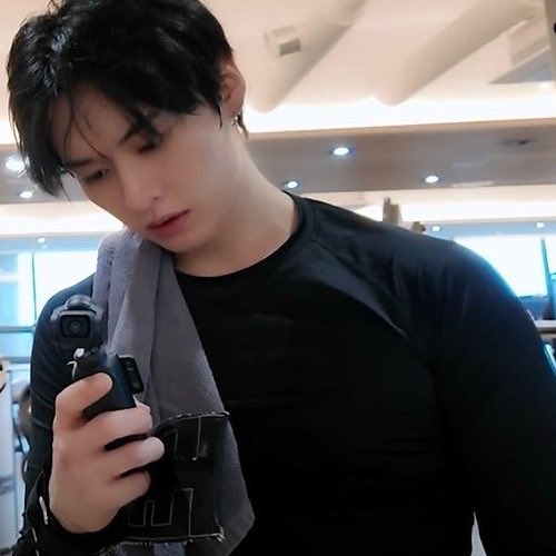 잉 tweet media