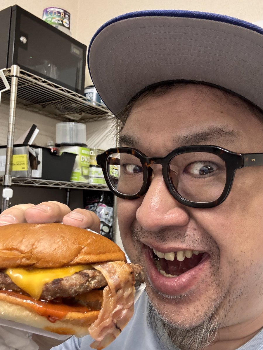 ハロー松田 tweet media
