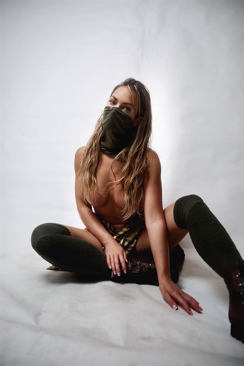 ArmyChick tweet media
