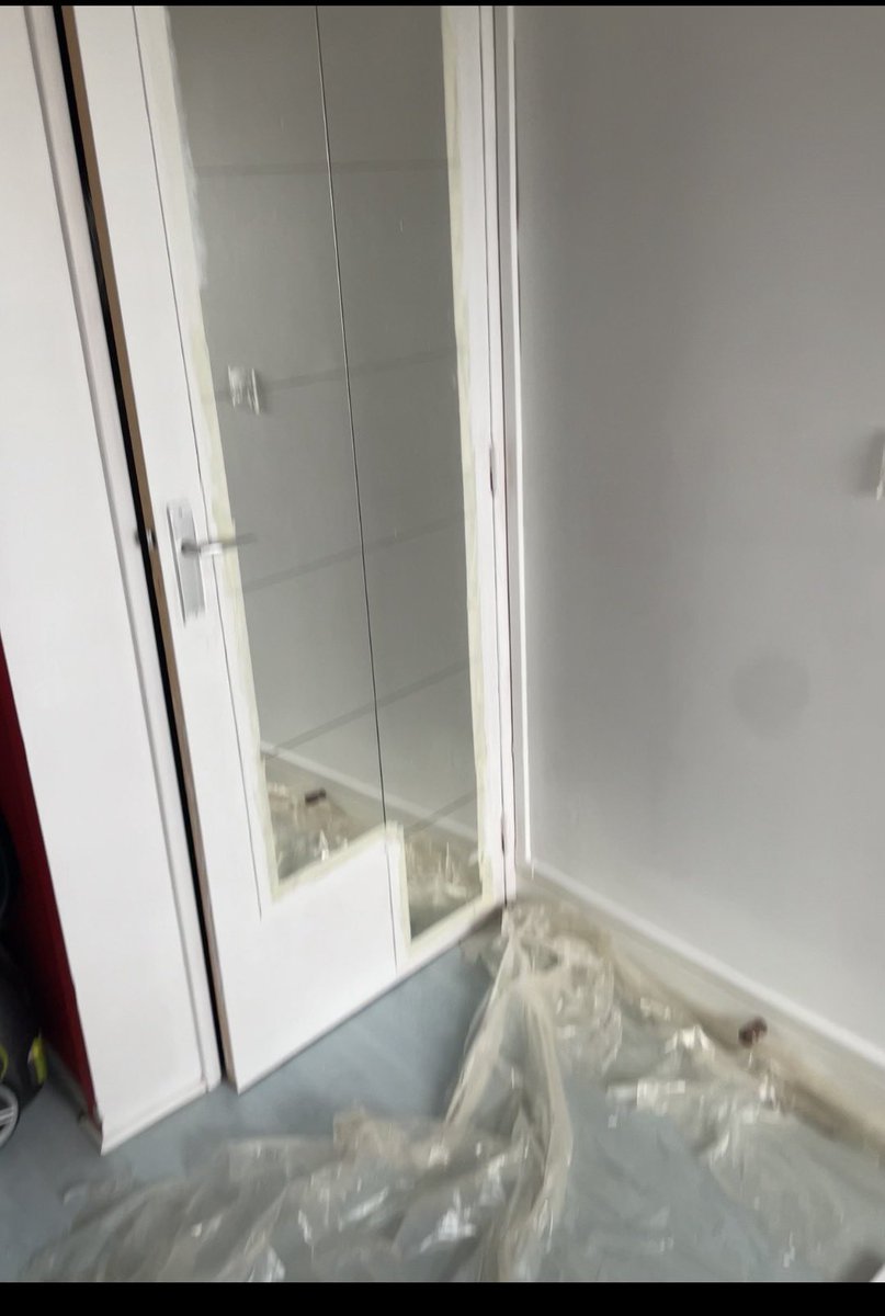 Isabella_06500's tweet image. 🚧 Travaux lancés !
Ça y est, les travaux ont commencé ! La maison est en mode chaos organisé plastique partout, peinture sur les portes et moi qui fais semblant de savoir ce que je fais 😂
Prochaines étapes survivre et que ça devienne beau un jour !
#TravauxEnCours #Renovation