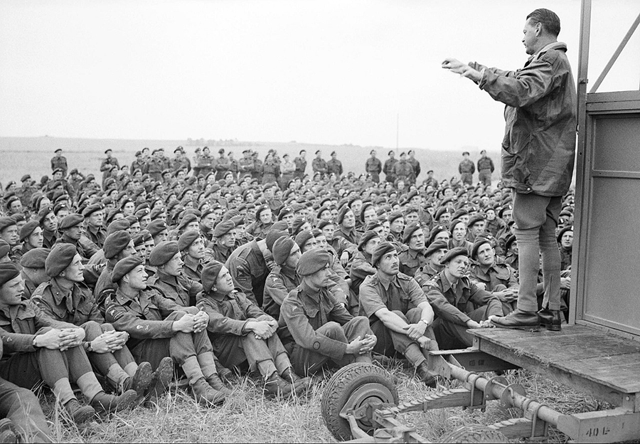 This day in 1943, the British 6th Airborne Division was established under the command of Major-General Richard Gale.

The division took part in the D-Day landings, Battle of the Bulge, and Operation Varsity in Germany in March 1945. #WW2