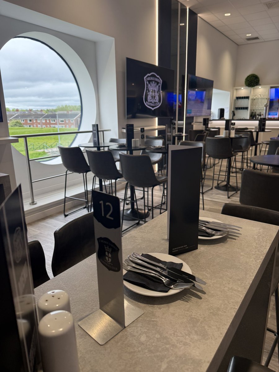 CUFCalways's tweet photo. @Northernmunkey United lounged for me and Cam today courtesy of the supporters trust x https://t.co/hznGfbojVC