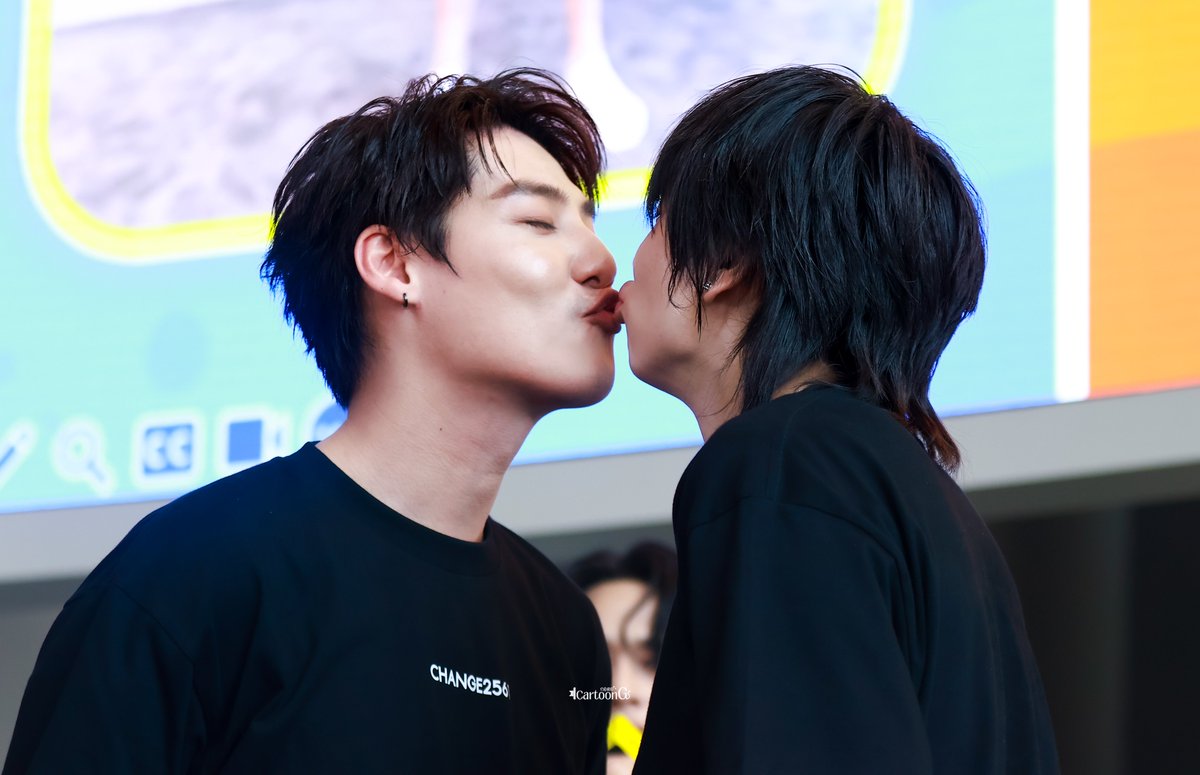 ICartoon_G's tweet photo. [ 030526 ] #SailubPon #สายลับภณ 🦒🐰 

— จังหวะอึ้งกันทั้งงาน คุณพี่ทำอะไรกันค๊าา (เอาอีกๆๆ)

THE CROW CLUB CHANGEFANDAY
#CHANGEFANDAY2026
꒰ @spy_hemmawich #SpySailub ꒱
꒰ @T_Aiemkumchai #PonThanapon ꒱ https://t.co/L1fi39zbZa
