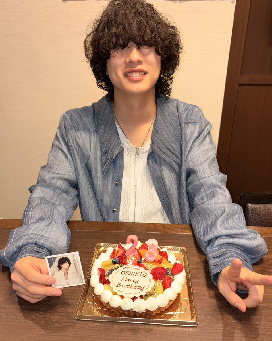 OSHIKIKEIGO tweet media