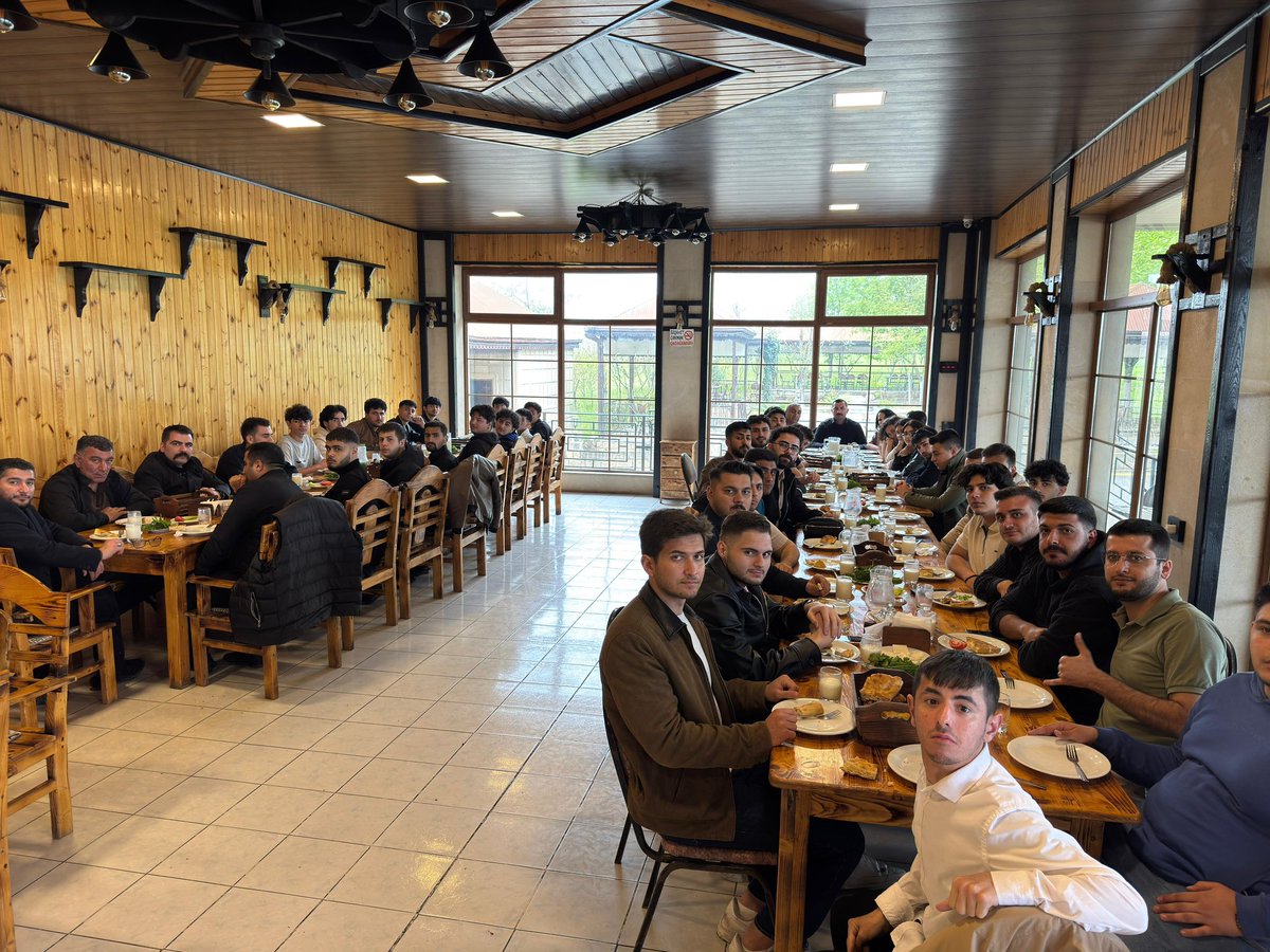 MehmetaAlper's tweet photo. Azerbaycan Ülkü Ocakları olarak, üniversite teşkilatımız ile birlikte tarih ve medeniyet kokan Şamahı bölgemize anlamlı bir gezi programı gerçekleştirdik. Birlik ve beraberlik ruhu içerisinde geçen programımızda, hem tarihi mekanları ziyaret ederek geçmişimizi yad ettik hem de teşkilat mensuplarımızla istişarelerde bulunduk.

Bu anlamlı program vesilesiyle bir kez daha gördük ki; iki devlet, tek millet anlayışıyla Türkiye ile Azerbaycan arasındaki sarsılmaz kardeşlik, aynı kökten beslenen büyük Türk milletinin en güçlü teminatıdır.

Türk gençliğinin milli şuurla yetişmesi adına gerçekleştirdiğimiz bu verimli programda emeği geçen herkese teşekkür ediyor, birliğimizin daim olmasını temenni ediyoruz.
Ne mutlu Türk’üm diyene.🇹🇷🇦🇿
@ayyildirim1