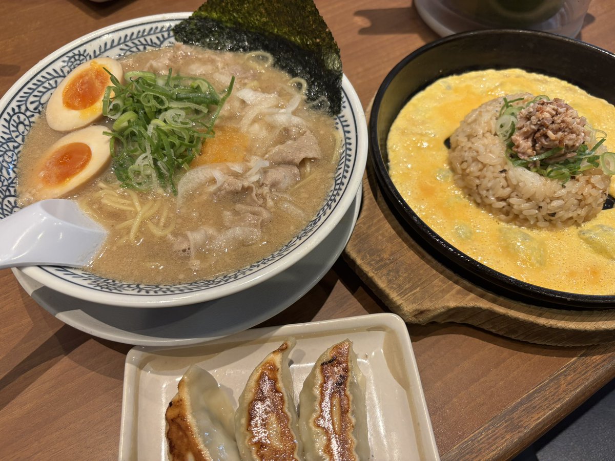 ひこりん tweet media