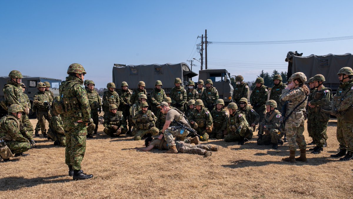 Yokota Air Base tweet media