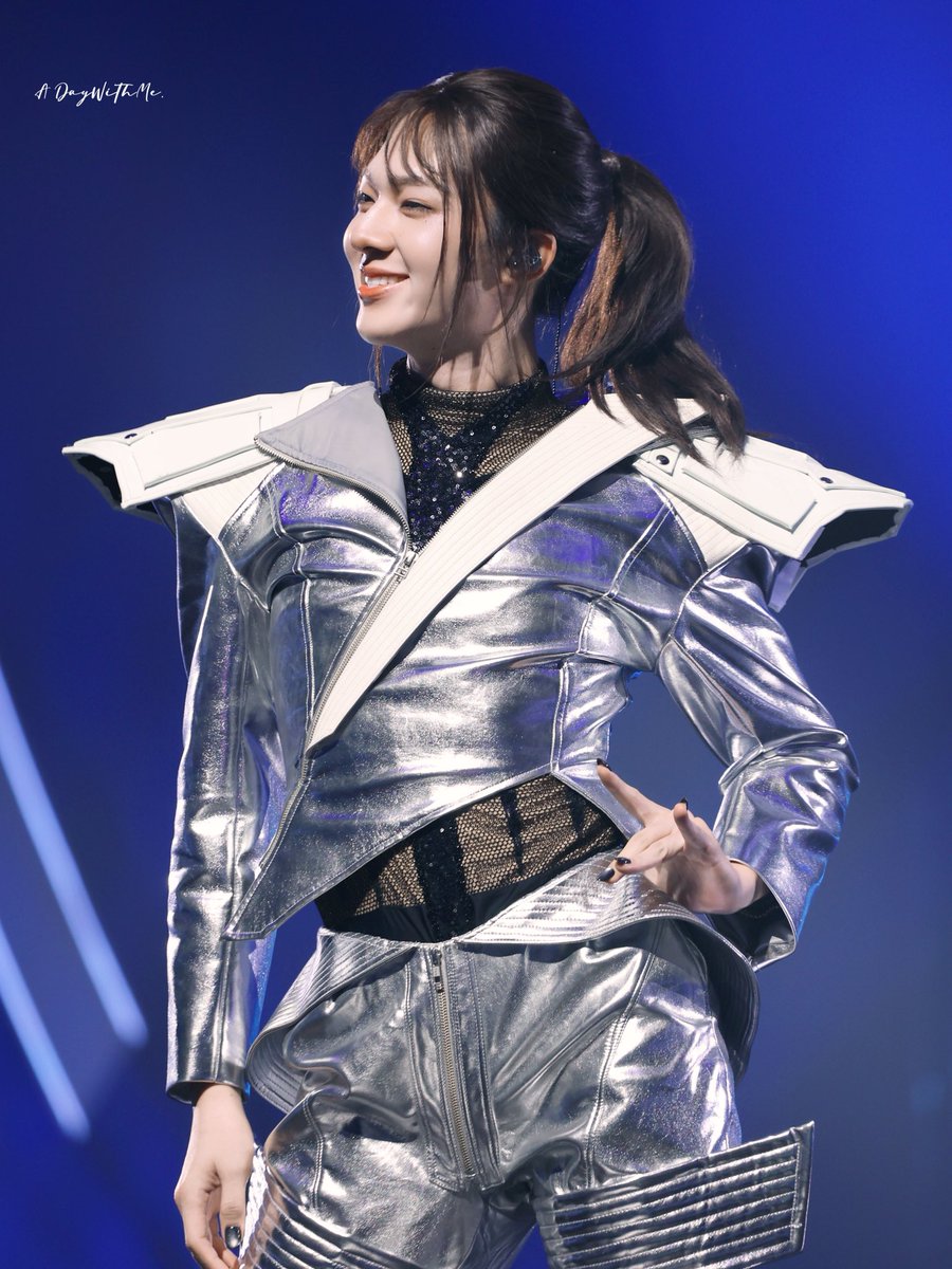 MinnKemika's tweet photo. 🩶🛸 ยานแม่คนน่ารักมาแล้วจ้า 💅
ZNN LAND OF FUSION D2
DMD LAND FINAL ROUND
#DMDLAND3DAY2
#ZeeNuNew  #NuNew 
@CwrNew https://t.co/mDspYOn3DP