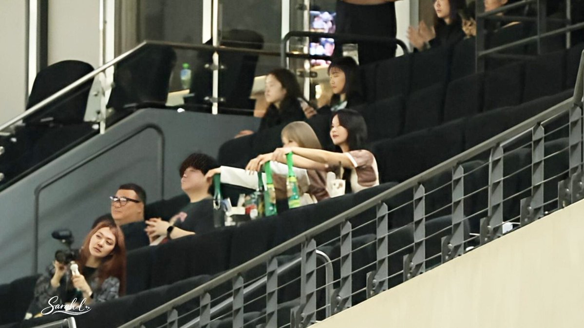 LIUHUIHSUAN1's tweet image. 26.05.03 TSG Hawks 心動時刻 Preview
看球兼偶像劇？？？

妹妹啊 當燈泡辛苦了

#마마무 #MAMAMOO
#Solar #솔라
#문별 #MoonByul 
#MAMAMOO_Plus