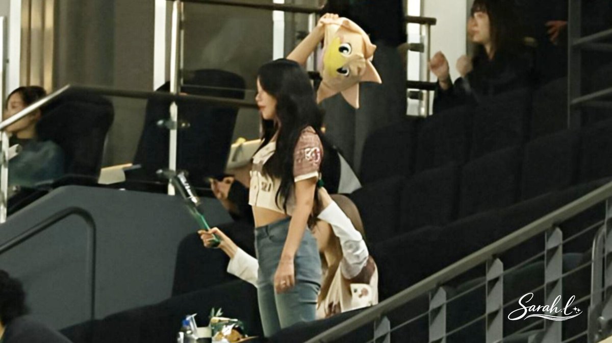 LIUHUIHSUAN1's tweet image. 26.05.03 TSG Hawks 心動時刻 Preview
看球兼偶像劇？？？

妹妹啊 當燈泡辛苦了

#마마무 #MAMAMOO
#Solar #솔라
#문별 #MoonByul 
#MAMAMOO_Plus