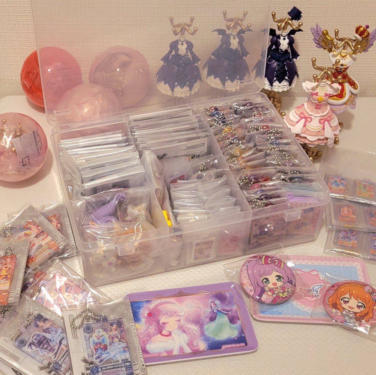 グッズ整理中 これ全部去年から今月までに出たアイカツ(とカツパラ)の