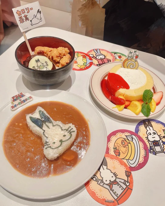 行ってきた!グッズもフードも可愛くて満足 あとしょっぱいメニューいっぱい用意してくれて本当にありがとう、救われた胃袋があります 美味しかった〜 #ドコムススイパラ