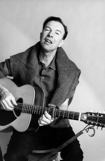 peterparcek's tweet image. Pete Seeger folk music icon (May 3, 1919)!
We Shall Overcome youtube.com/watch?v=QhnPVP…
Turn, Turn, Turn youtube.com/watch?v=ImZnbq…
The Essential Pete Seeger youtube.com/playlist?list=…
#folkmusic #folksinger #guitarist #banjo #woodyguthrie #acousticguitar #bobdylan