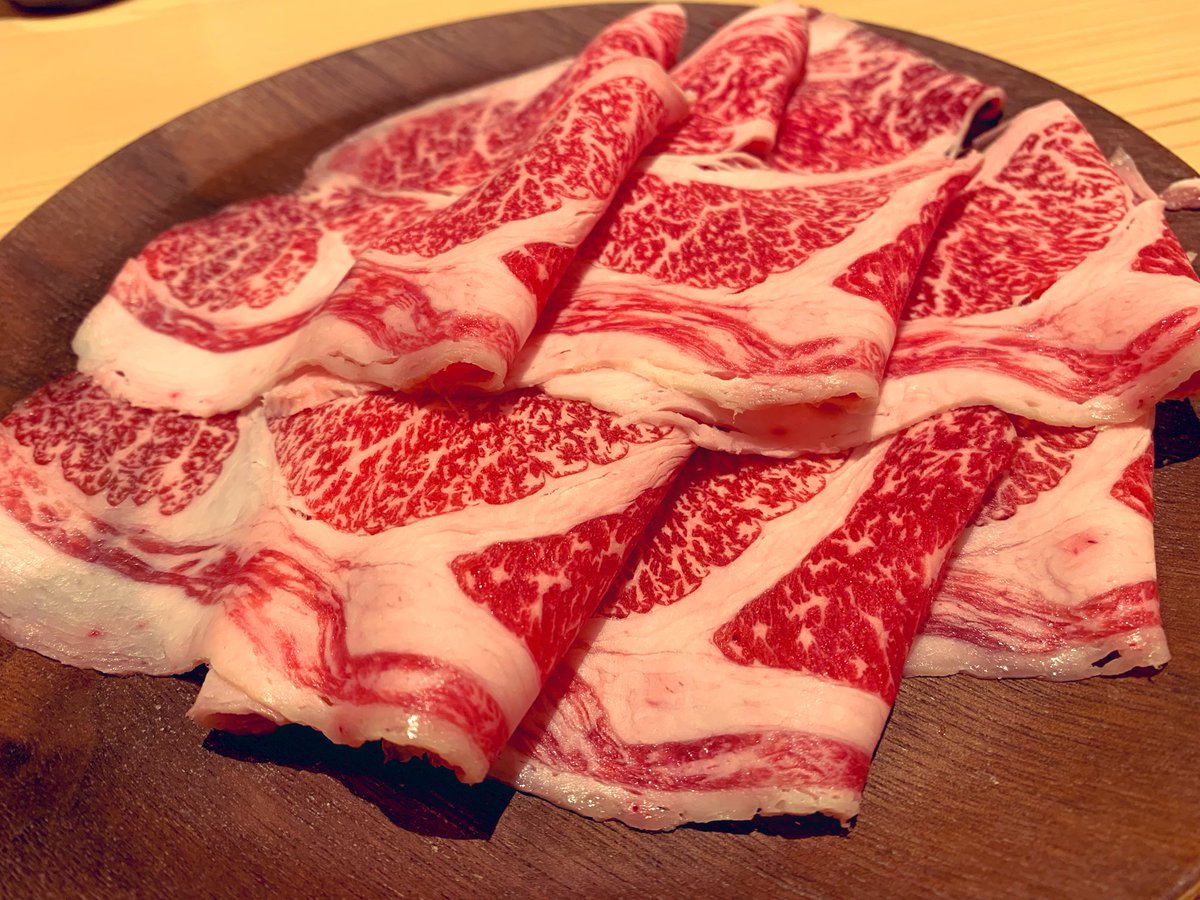 今日はマブダチの町田社長と黒毛和牛のしゃぶしゃぶ食べ放題きた😎
マジ食べまくるわ