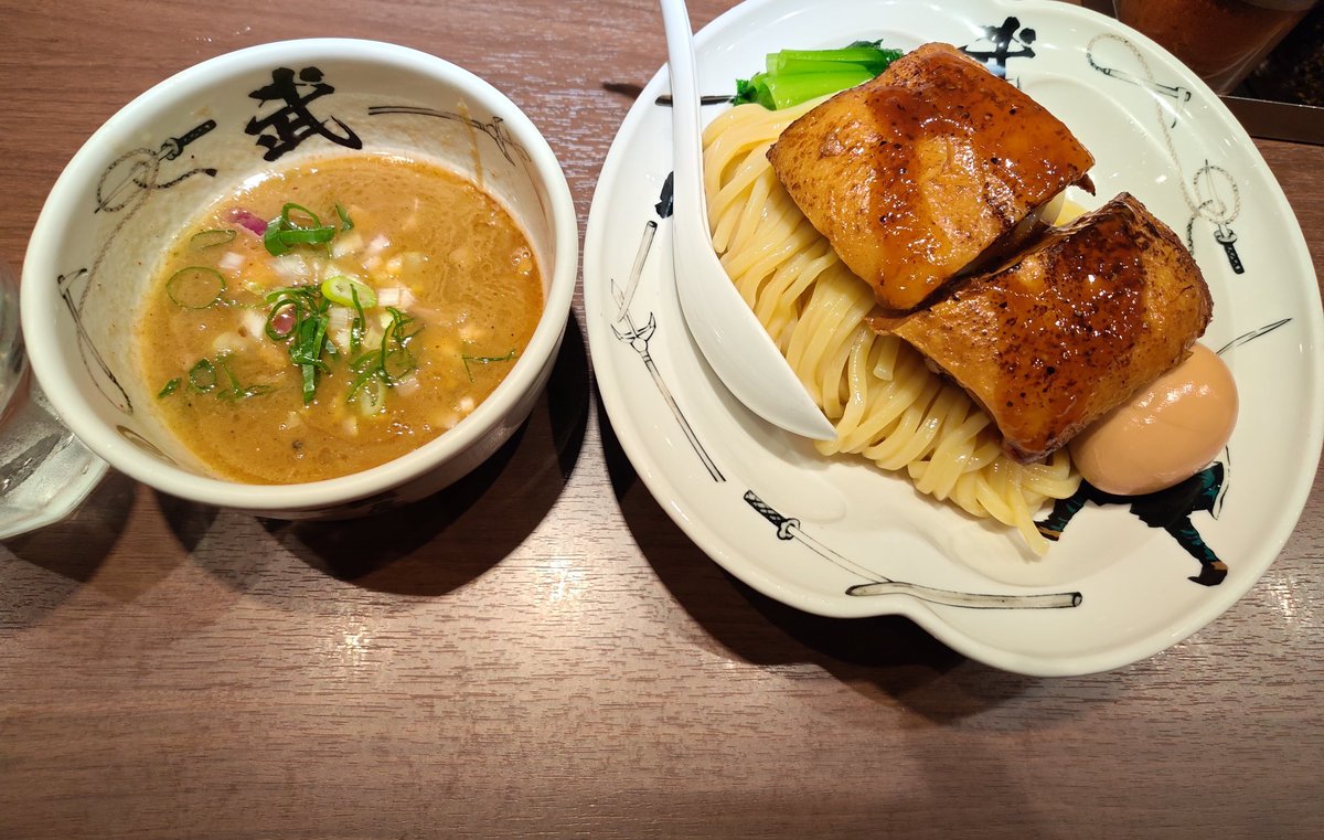 葵 tweet media