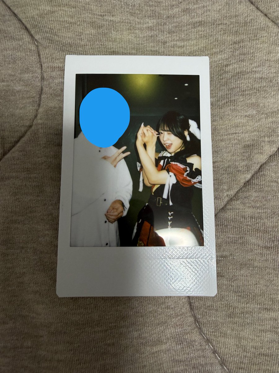 つきたん tweet media