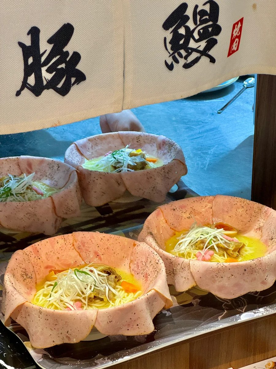 ahmedka27015455's tweet image. "Late-night cravings We’ve got your warm bowl of comfort—steaming ramen, crispy gyoza, and that quiet corner to unwind. Open till 2 AM.  #LateNightEats #ComfortFood"