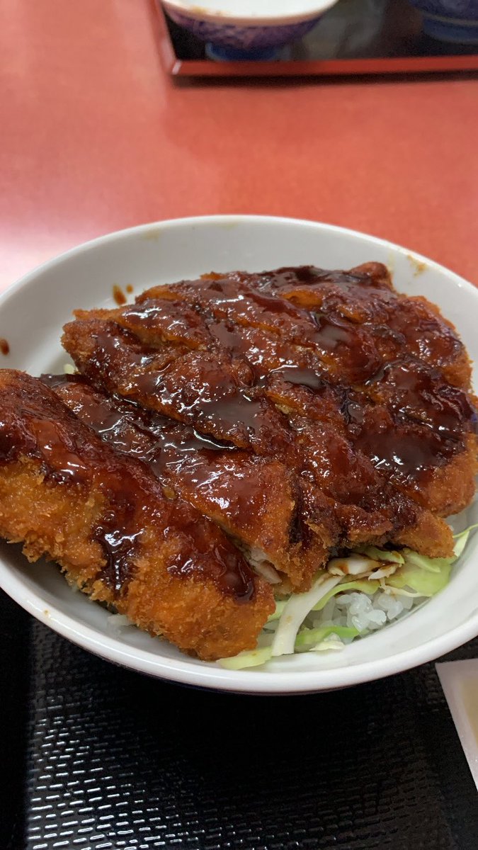 yuya_874's tweet photo. 日帰り会津若松の旅🐂
ソースカツ丼食べてさざえ堂見て酒買って
大満足です😊
冩樂は父親にお土産で、宮泉はこれから馬刺しと一緒に頂きたいと思います🍶 https://t.co/kW9WynZxdV