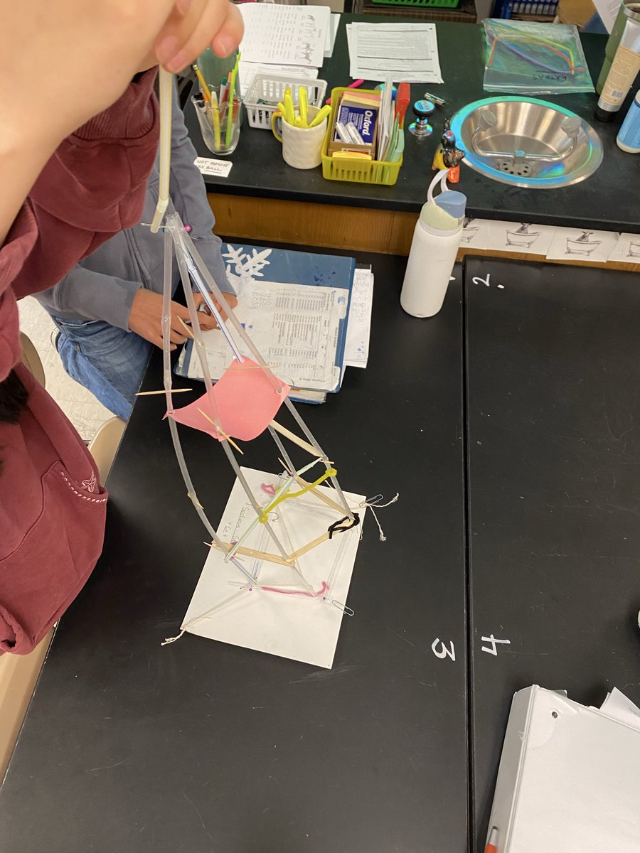 Pyle_Principal's tweet photo. Our 6th grade scientists are learning about earthquakes and building structures to survive them. https://t.co/cR29PQB6Sb