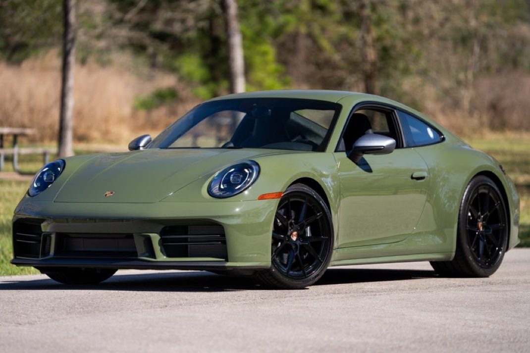 TheSlowTick's tweet image. The Sunday Porsche photo.
#cars #porsche #porsche911 #enthusiast #photography #design #classic