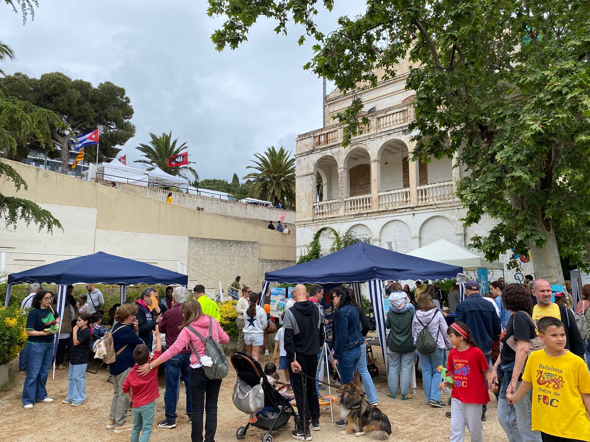 El Parc de Can Solei i Ca l'Arnús de #Badalona acull una nova edició de la Festa del Badiu on hi participen més d'una cinquantena d'entitats de la ciutat.

Un matí familiar ple d'activitats com un rocòdrom, jocs tradicionals, contacontes i música en directe organitzat per l'