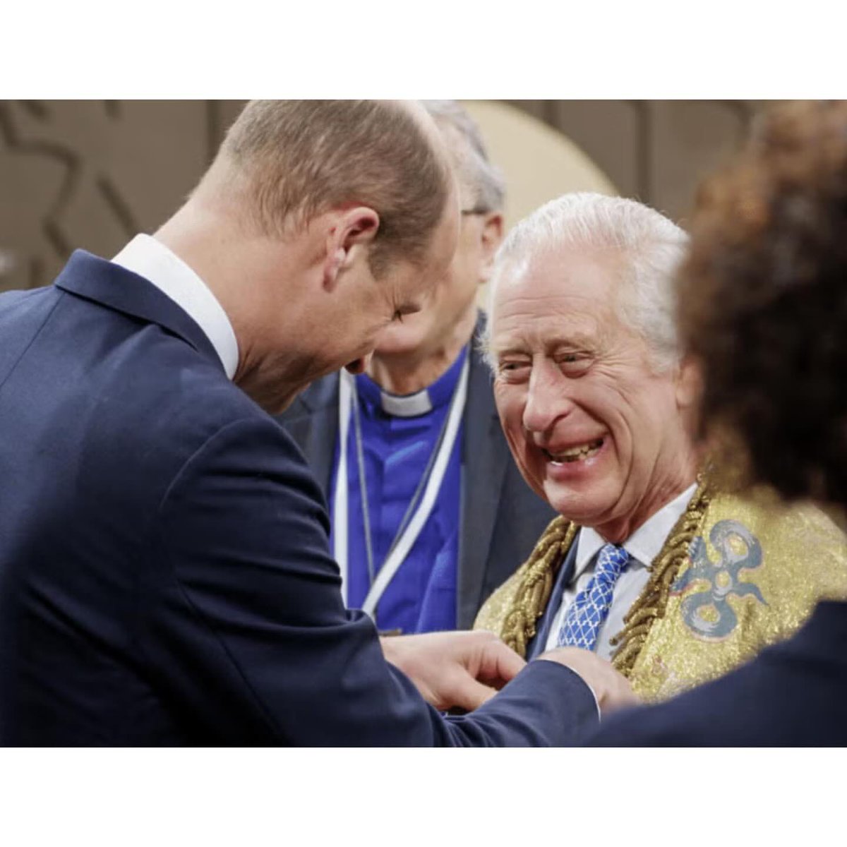 RoyalWikipedia's tweet image. With last-minute preparations ramping up, early morning rehearsals were staged in the capital, revealing the first glimpses of the grandeur of the Coronation processions❤️
3/3❤️
#KingCharlesIII #QueenCamilla #PrinceOfWales #PrincessOfWales #PrincessRoyal