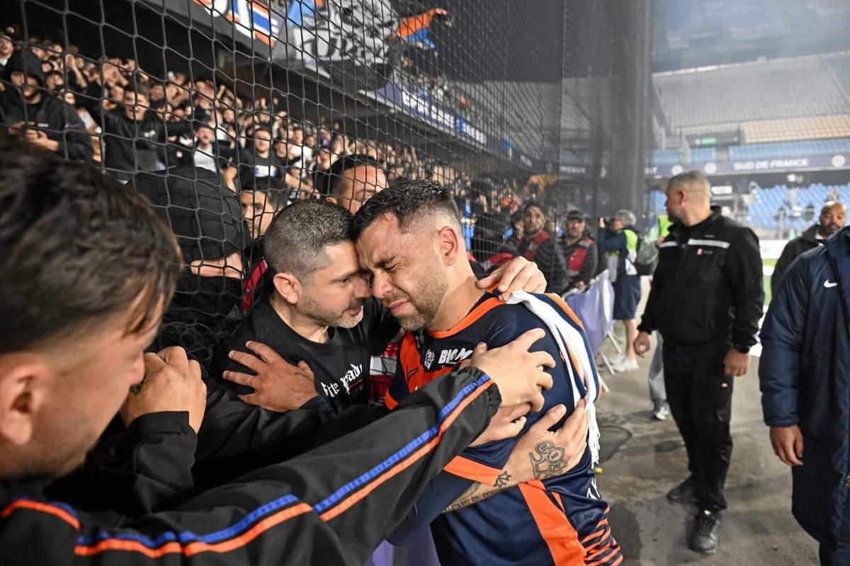 PAILLADDICT's tweet image. Mes notes #MHSC

Simon 4
Tchato 5
Laporte 4.5
Mouanga 5
Sainte-Luce 2
Fayad 0
Mbuku 2,5
Chennahi 5
Molebe 3
Mendy 3 (sauvé par son joli but)
Pays 3

Zoumana Camara : 0 
Aucun coaching, aucune prise de risque, Teji bafoué , match 100% pour son compte. Un melon comme une pastèque.