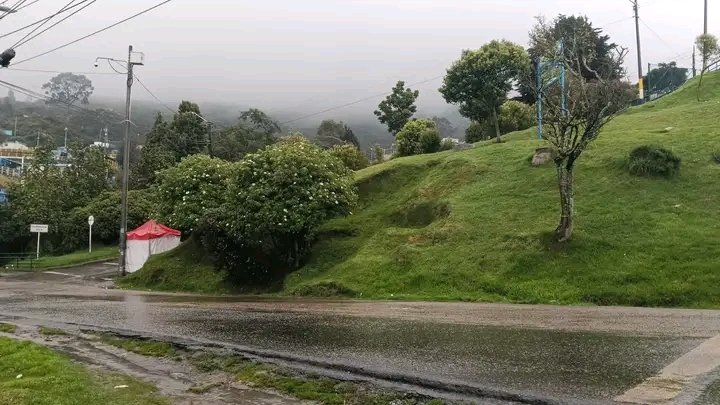 Israel_SalcedoB's tweet photo. 🏘️💙 Recorrimos Villa de Los Alpes y Gaviotas junto a las instituciones. 

Revisamos muros de contención para fortalecer la seguridad de la comunidad.

Seguimos en territorio, gestionando soluciones reales para #SanCristóbal. 🙌

#GestiónEnTerritorio https://t.co/wRVwCGMVau