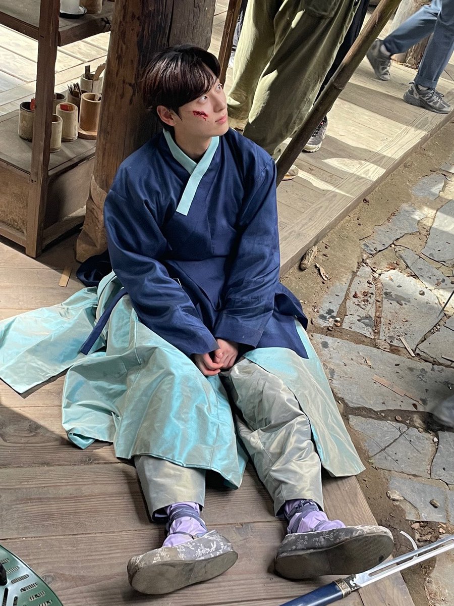 Dodohwangdo's tweet photo. 갑자기 한복 입은 황민현 보고싶어짐 https://t.co/Szl35JA2kv