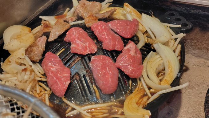 ブルーノさん()の 打ち上げにお呼ばれして来ました( '∀`) ジンギスカン美味しかった 僕はめちゃ人見知りなので不安だったけど ブルーノさんをはじめ 皆さん良い人ばかりで 楽しい時間を過ごせました ブルーノさんの肉奉行が凄かったw 皆さんありがとう御座いました