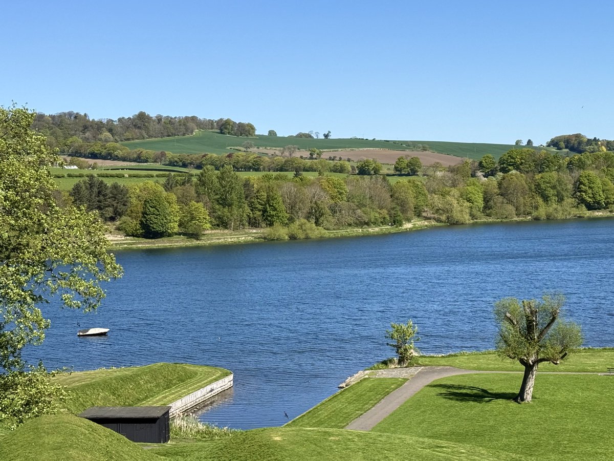 ElleBeePhotos's tweet image. A few more calming views of Linlithgow Loch and the picturesque scenery around it, to wish everyone a peaceful Sunday. 🕊️💙💚

#landscapephotography #NaturePhotography #Scotland