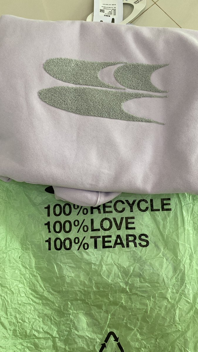 ส่งต่อ crying center มีพร้อมส่งมือ1 
970รส. Xl
สีม่วง น่ารักม้ากม่วงอ่อนๆ
dm ดูเพิ่มเติมได้เลย
#ส่งต่อcryingcenter #cryingcenter #ส่งต่อเสื้อผ้า #เสื้อผ้ามือสอง #ส่งต่อเครื่องสำอาง #ส่งต่อเครื่องสำอางมือสอง #ส่งต่อ #เสื้อฮูท