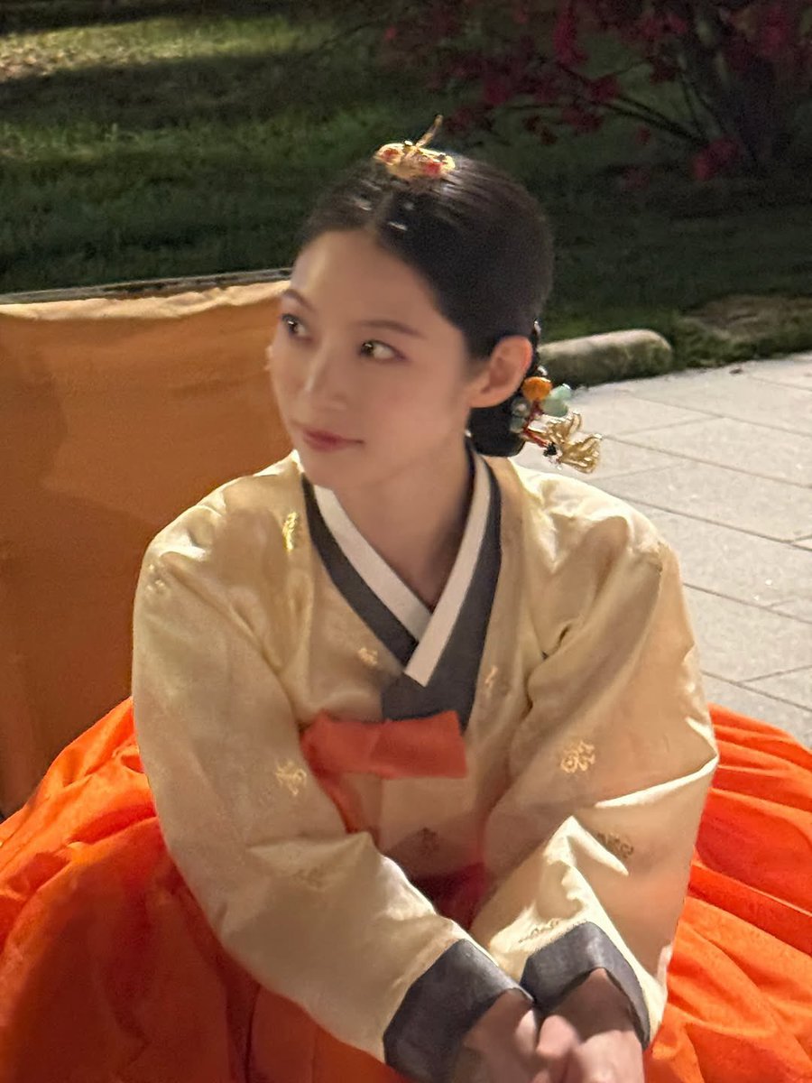 GongSeungYeon International 공승연 tweet media