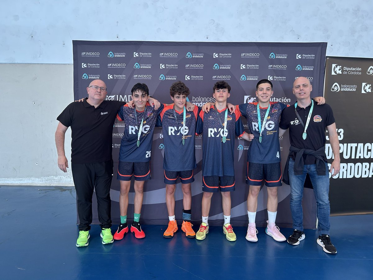 FAB_Cordoba's tweet photo. Final U15 Masculino:
Tenemos CAMPEÓN  y SUBCAMPEON U15
Ciudad de Córdoba, ambos equipos logran la clasificación para el CADEBA 3x3 de Andalucía.
¡Enhorabuena a todos! 👏
@dipucordoba https://t.co/rYdYXYLQjT