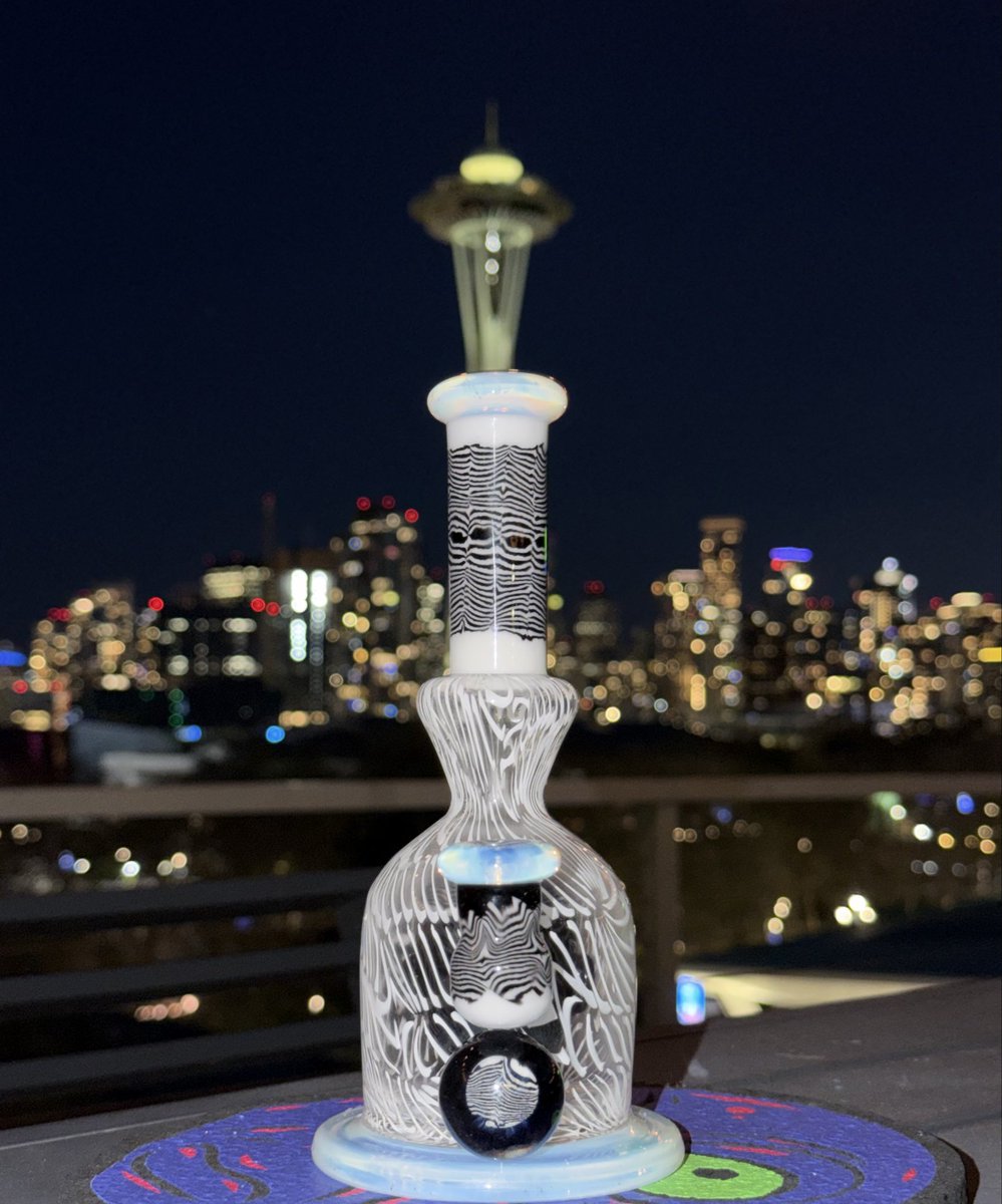 ChitoSmoksss's tweet image. Headie with a scene. 
Rig Mr. Voorhees X Mike Raman 
#headie #hashrosin #glass #boroart