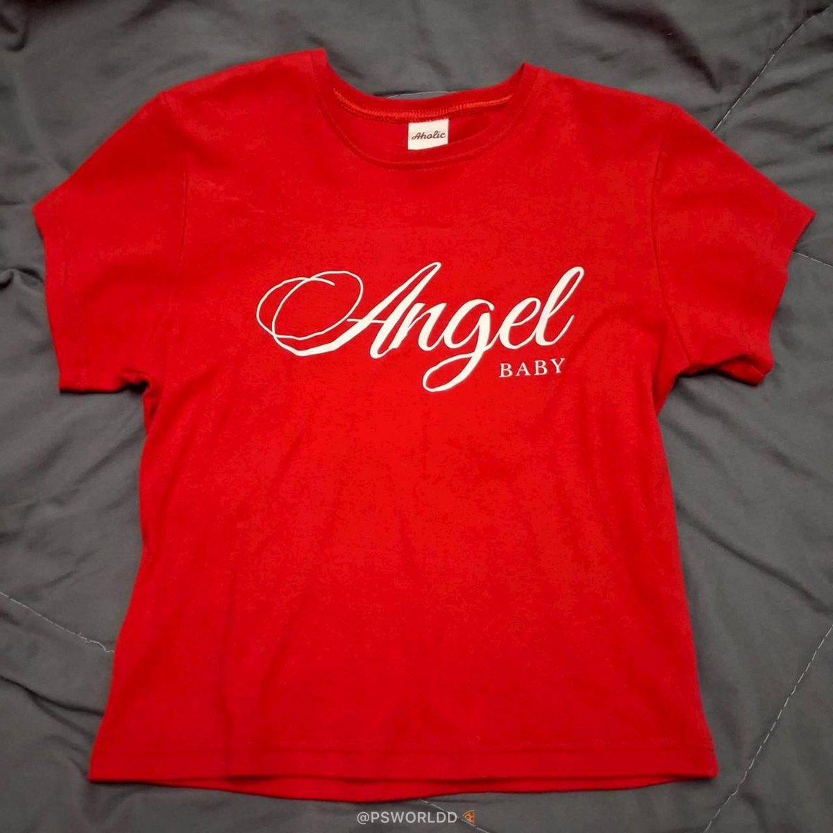 psworldd's tweet photo. Baby tee Aholic.bkk สีแดง Size M 
110 รวมส่ง ❣️ 

#ส่งต่อเสื้อผ้ามือสอง #เสื้อผ้ามือสองสภาพดี #เสื้อผ้ามือสอง #ส่งต่อเสื้อผ้ามือสองราคาถูก #เสื้อผ้ามือ2 https://t.co/vWZ28Y8BR2